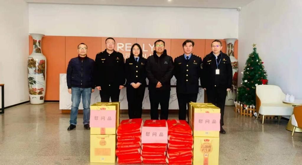 Xiaoshan District Drug Administration and the Neighborhood Drug Administration came to our company for guidance
